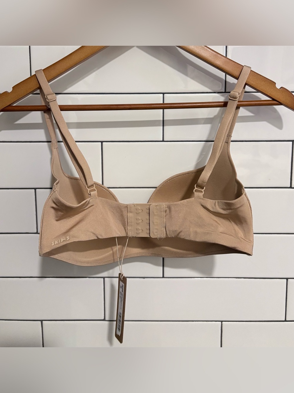 SKIMS Smooth Nude Plunge Bra 34D - Picture 4 of 5